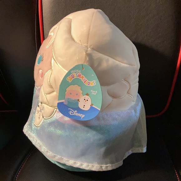 Elsa Disney Squishmallow - Picture 2 of 5